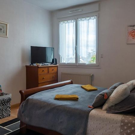 Chambres D Hotes Les Papillons Evron Exterior photo
