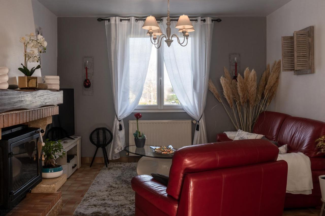 Chambres D Hotes Les Papillons Evron Exterior photo