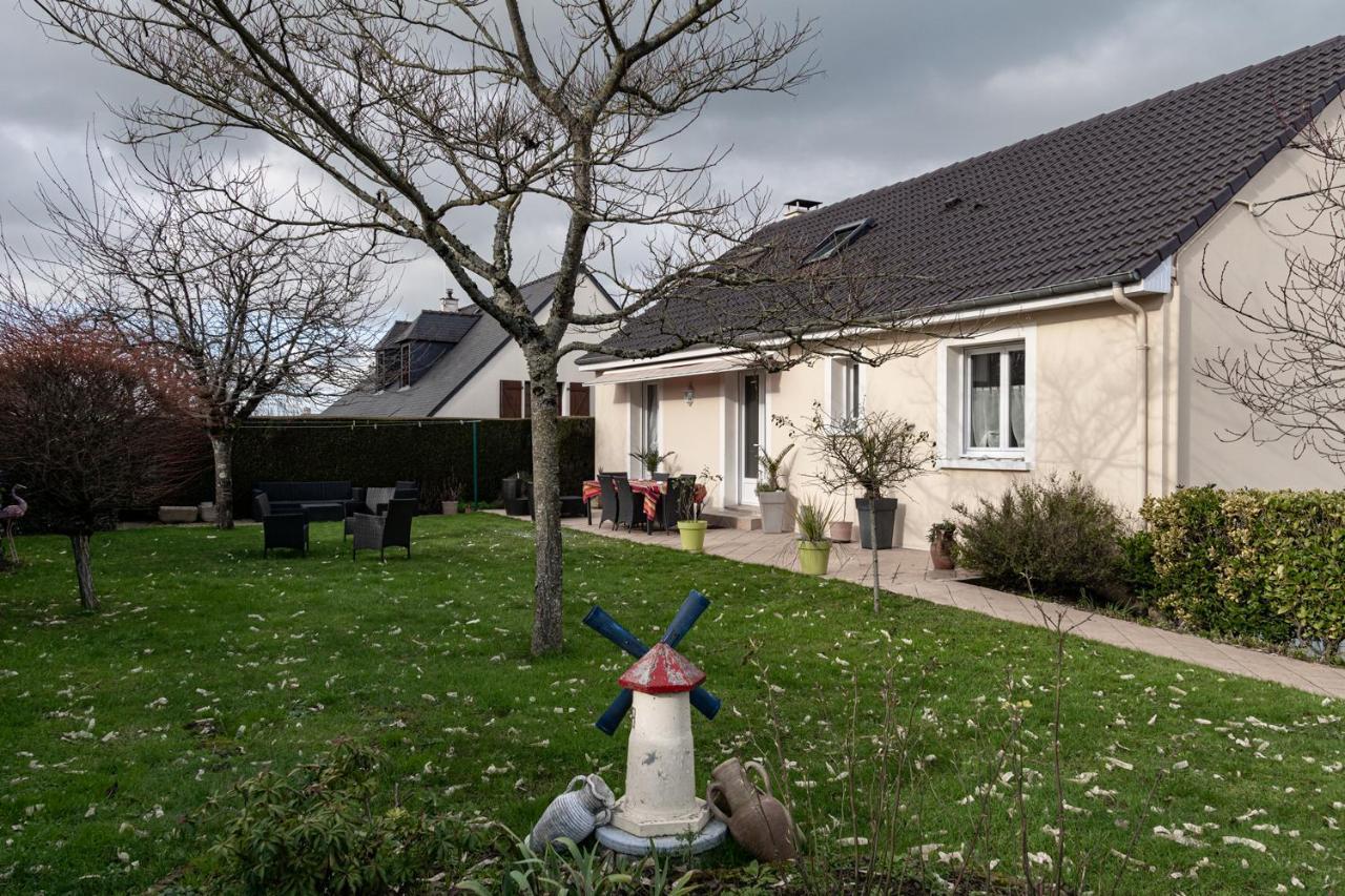 Chambres D Hotes Les Papillons Evron Exterior photo